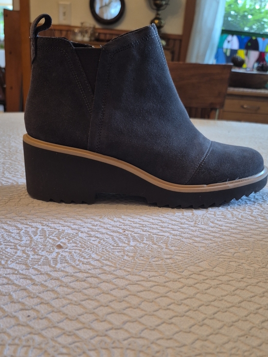 Toms Shoes - Tom's Size 9.5 Women's Suede Platform Ankle Boot - Gray